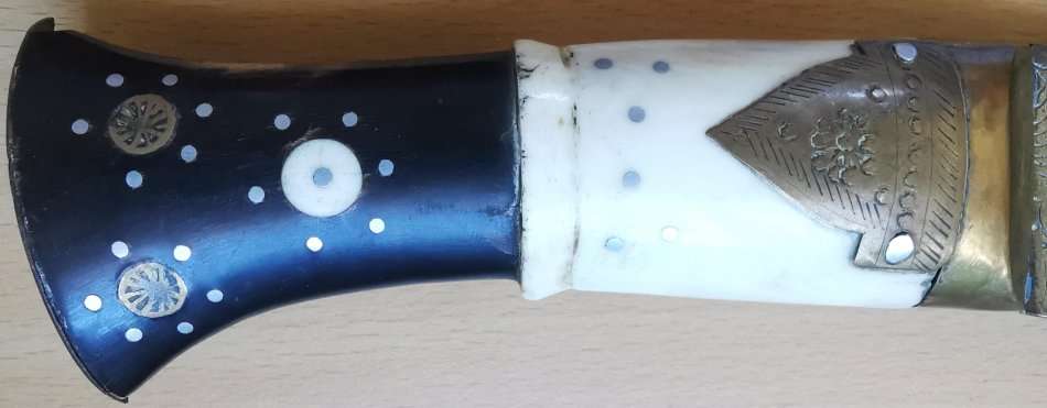 Vintage Nepalese kukri gurkha knife with wood and brass scabbard