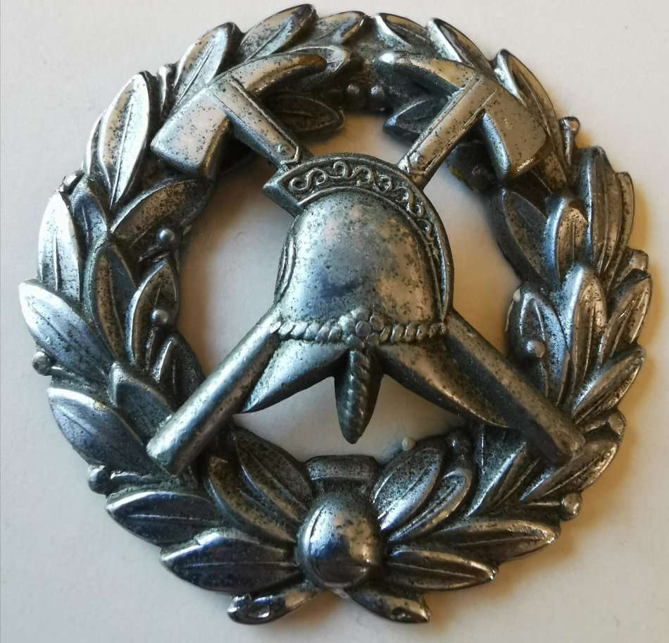 Lot of 6 SA Fire Services badges