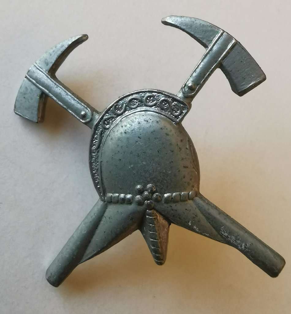 Lot of 6 SA Fire Services badges