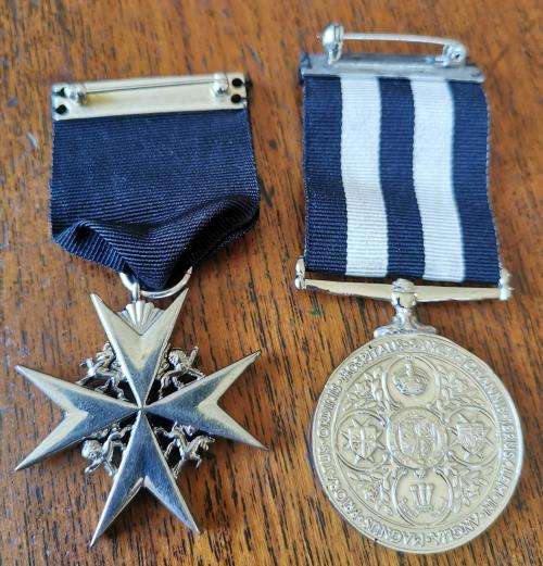 Order of St John Service Medal named + Member medal + 2 enameled pin badges