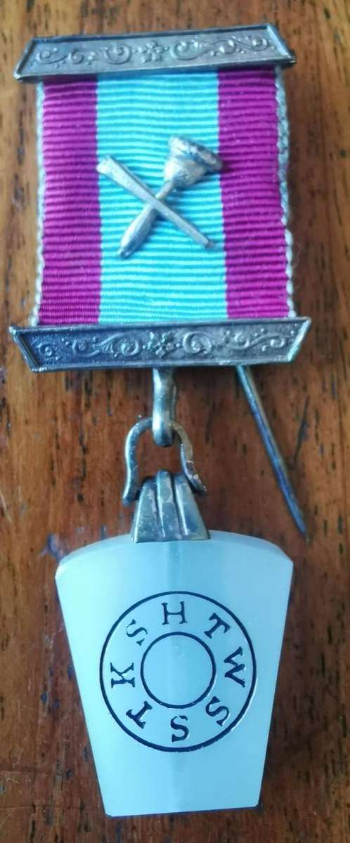 Vintage Royal Arch freemason member`s keystone jewel