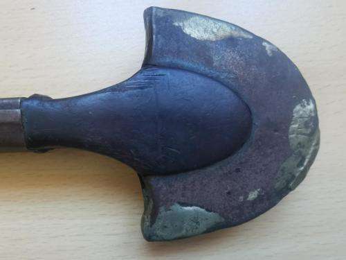 Moroccan koummya dagger in scabbard, with chain