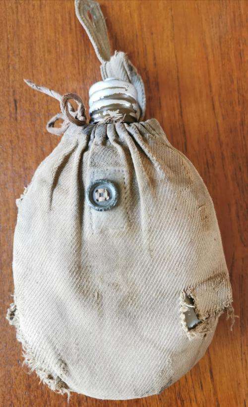 1973 Soviet Russian water bottle in original drawstring cover - bush war trophy