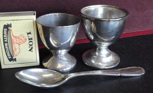 2 Egg cups with spoon - as per photos