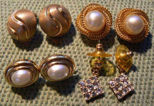 4 pairs of earrings - 1 bid for all