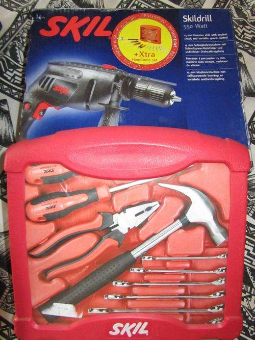 ##R1 NO RESERVE - SKILL DRILL 550 watt - WITH FREE TOOL KIT##
