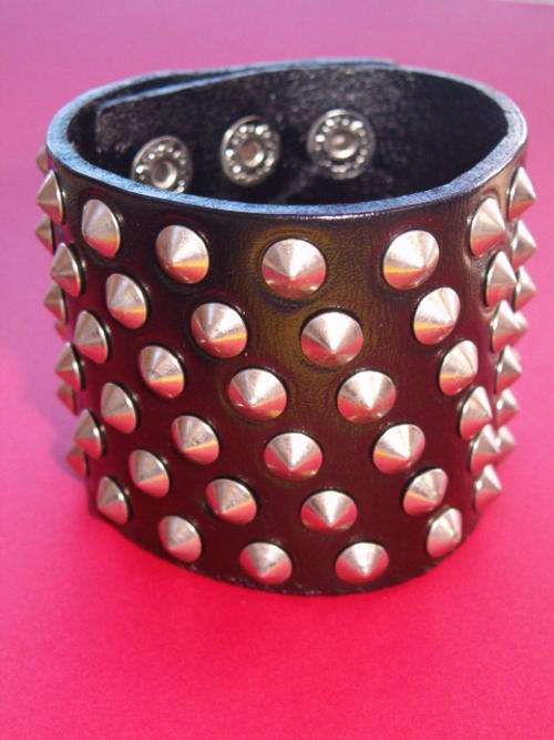 Black leather with pyramid studs bracelet