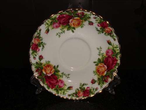 ROYAL ALBERT OLD COUNTRY ROSES SAUCER