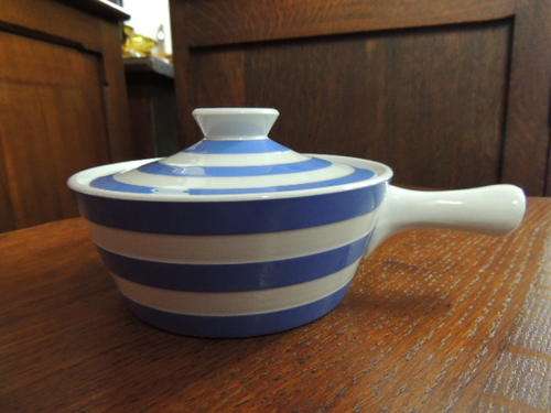 T.G. GREEN CORNISHWARE SOUFFLE DISH