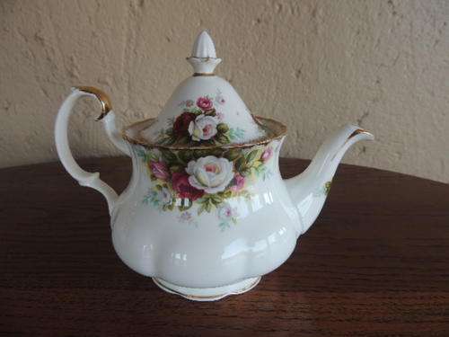 ROYAL ALBERT TEA FOR TWO TEAPOT - CELEBRATION