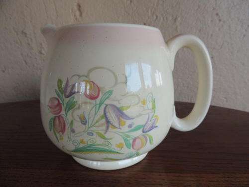 SUSIE COOPER JUG - LOVELY FOR CUSTARD
