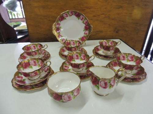 FANTASTIC ROYAL ALBERT TEA SET - MAGNIFICENT !!!!!