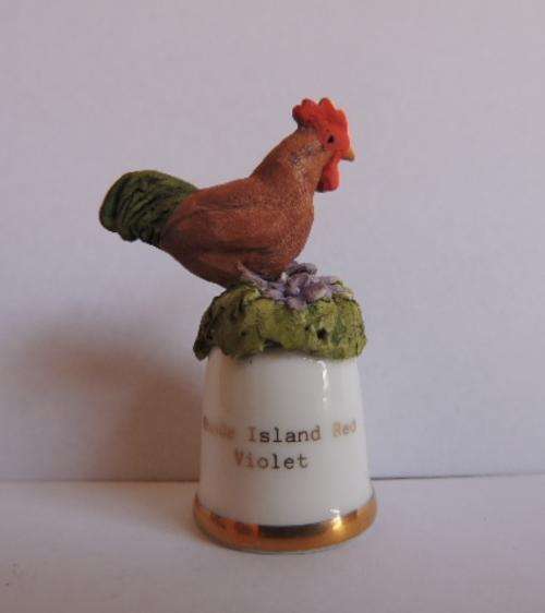 THIMBLE COLLECTOR'S CLUB - RHODE ISLAND RED SITTING ON VIOLETS