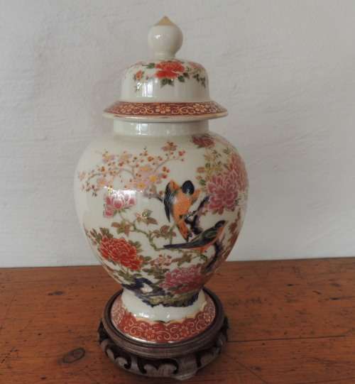 IMARI GINGER JAR ON STAND