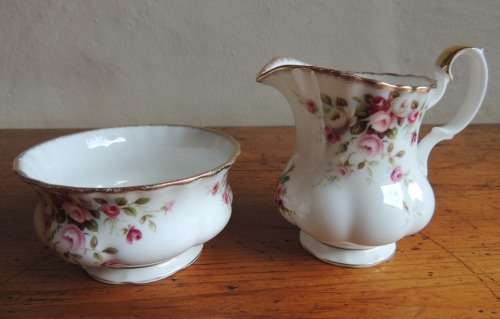 ROYAL ALBERT MILK JUG & SUGAR BOWL - "COTTAGE GARDEN"