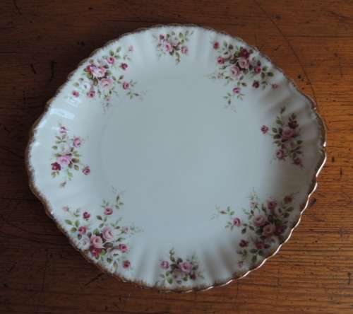 ROYAL ALBERT CAKE PLATE - "COTTAGE GARDEN"
