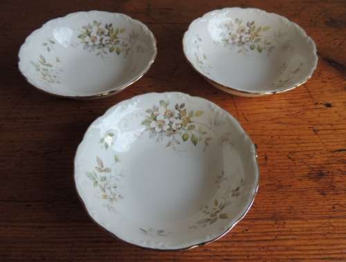 ROYAL ALBERT DESSERT BOWLS - SET OF 3, "HAWORTH"