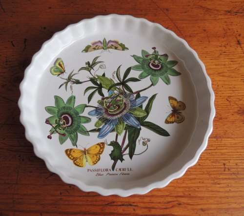 PORTMEIRION BOTANIC GARDEN PIE DISH - " BLUE PASSION FLOWER "