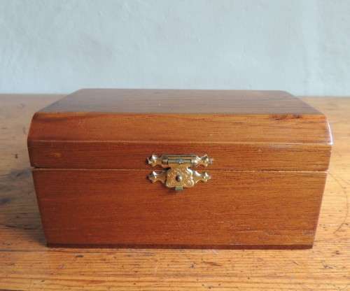 WOODEN HINGED JEWELLERY BOX - LIGHT BROWN WOOD