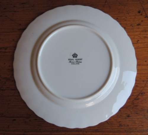 ROYAL ALBERT CAKE PLATES UN NAMED