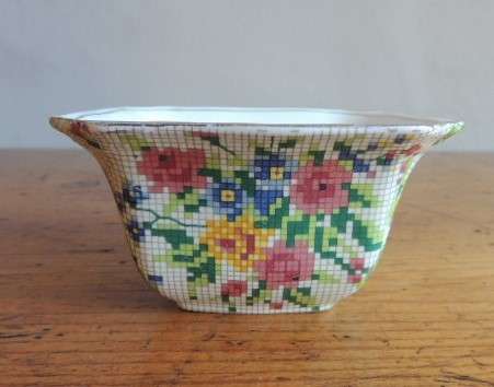 ROYAL WINTON CHINTZ BOWL - "QUEEN ANNE"