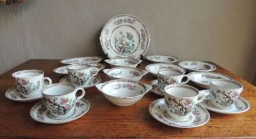 JOHN MADDOCK & SONS DINNER/ TEA WARE - "INDIAN TREE" 22 PIECES