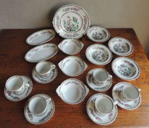 JOHN MADDOCK & SONS DINNER/ TEA WARE - "INDIAN TREE" 22 PIECES