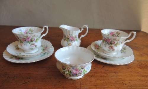 ROYAL ALBERT TEA FOR TWO - "MOSS ROSE"