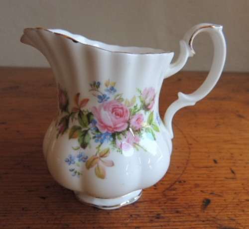 ROYAL ALBERT TEA FOR TWO - "MOSS ROSE"