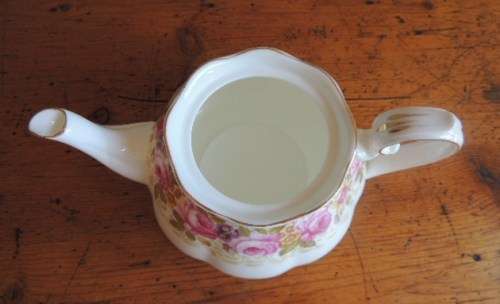 ROYAL ALBERT TEA SET 39 ITEMS - "SERENA"