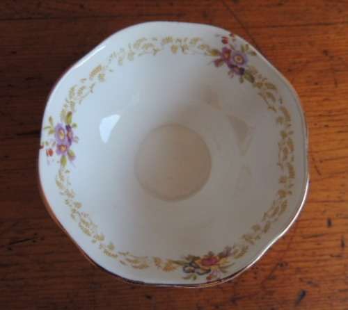 ROYAL ALBERT TEA SET 39 ITEMS - "SERENA"