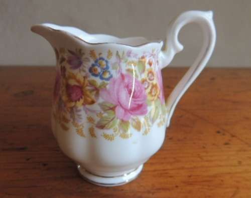ROYAL ALBERT CREAMER - "SERENA"
