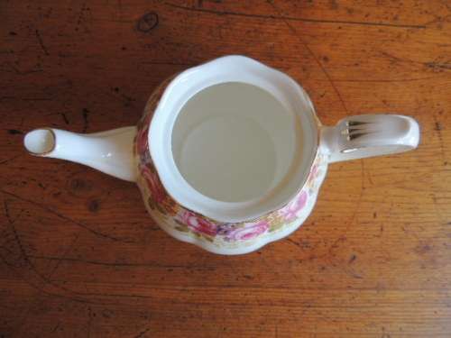 ROYAL ALBERT TEA POT SANS LID - "SERENA"