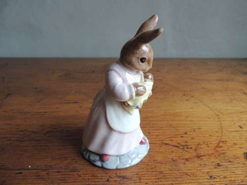 ROYAL DOULTON BUNNYKINS - "MOTHER AND BABY BUNNYKINS" DB 167