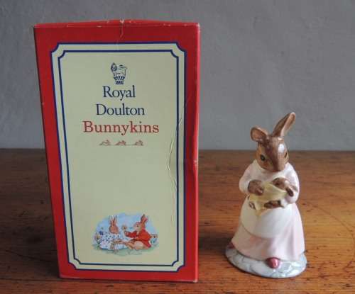 ROYAL DOULTON BUNNYKINS - "MOTHER AND BABY BUNNYKINS" DB 167