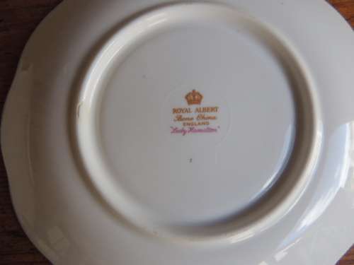 ROYAL ALBERT LARGE SAUCERS 17 cm - "LADY HAMILTON"