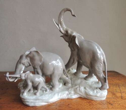 LLADRO ELEPHANT FAMILY GROUP - Simply stunning , Price reduced
