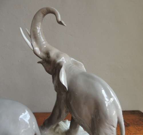 LLADRO ELEPHANT FAMILY GROUP - Simply stunning , Price reduced