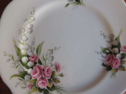 ROYAL ALBERT CAKE PLATE - "LILY OF THE VALLEY"