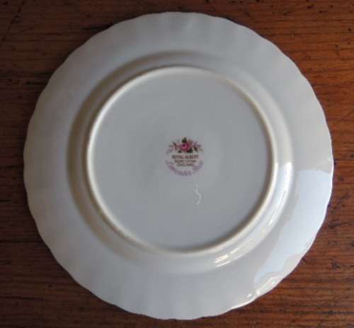 ROYAL ALBERT CAKE PLATE - "LAVENDER ROSE"