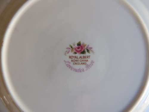ROYAL ALBERT CAKE PLATE - "LAVENDER ROSE"