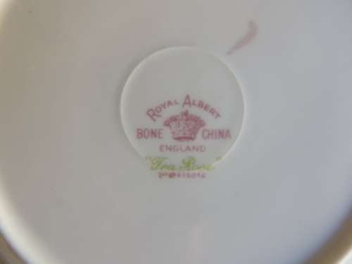 ROYAL ALBERT CAKE PLATE - "TEA ROSE" ROUND PLATE