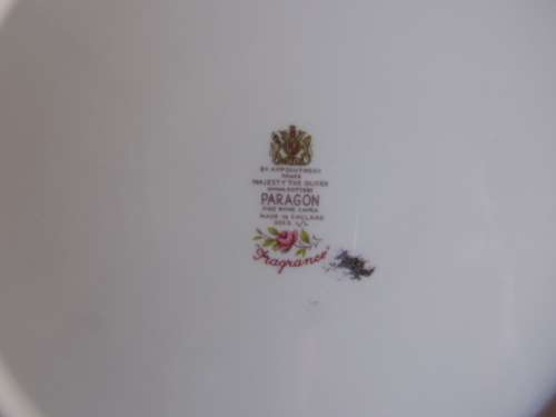 PARAGON CAKE SERVER - "FRAGRANCE"