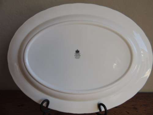 PARAGON DINNER SERVICE - 38 PIECE - WHITE WITH GILT TRIM - REDUCED!!!