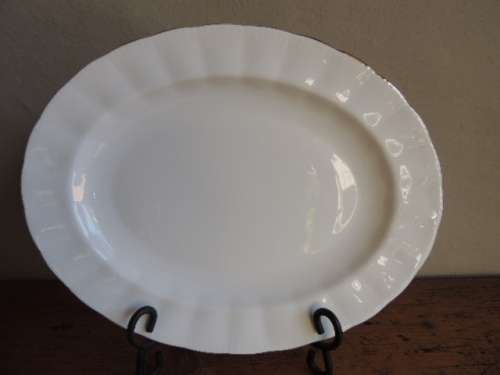 PARAGON DINNER SERVICE - 38 PIECE - WHITE WITH GILT TRIM - REDUCED!!!
