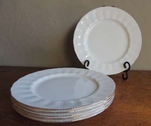 PARAGON DINNER SERVICE - 38 PIECE - WHITE WITH GILT TRIM - REDUCED!!!