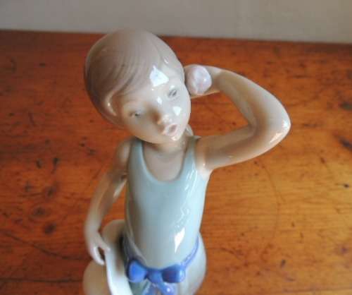 LLADRO  GIRL - "PRISSY" #5010