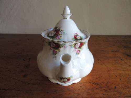 ROYAL ALBERT LARGE TEA POT - "CELEBRATION"