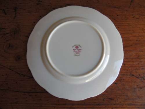 ROYAL ALBERT SIDE PLATE - "SWEETHEART ROSES SERIES - "PATRICIA"