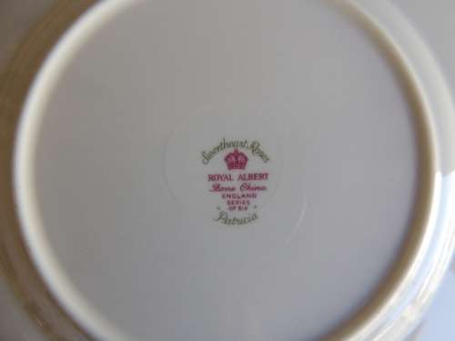 ROYAL ALBERT SIDE PLATE - "SWEETHEART ROSES SERIES - "PATRICIA"